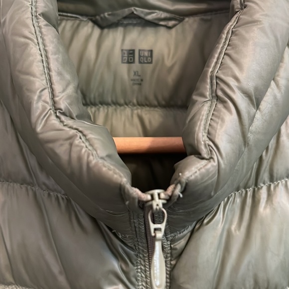 Uniqlo zip up jacket size xl - Picture 2 of 7